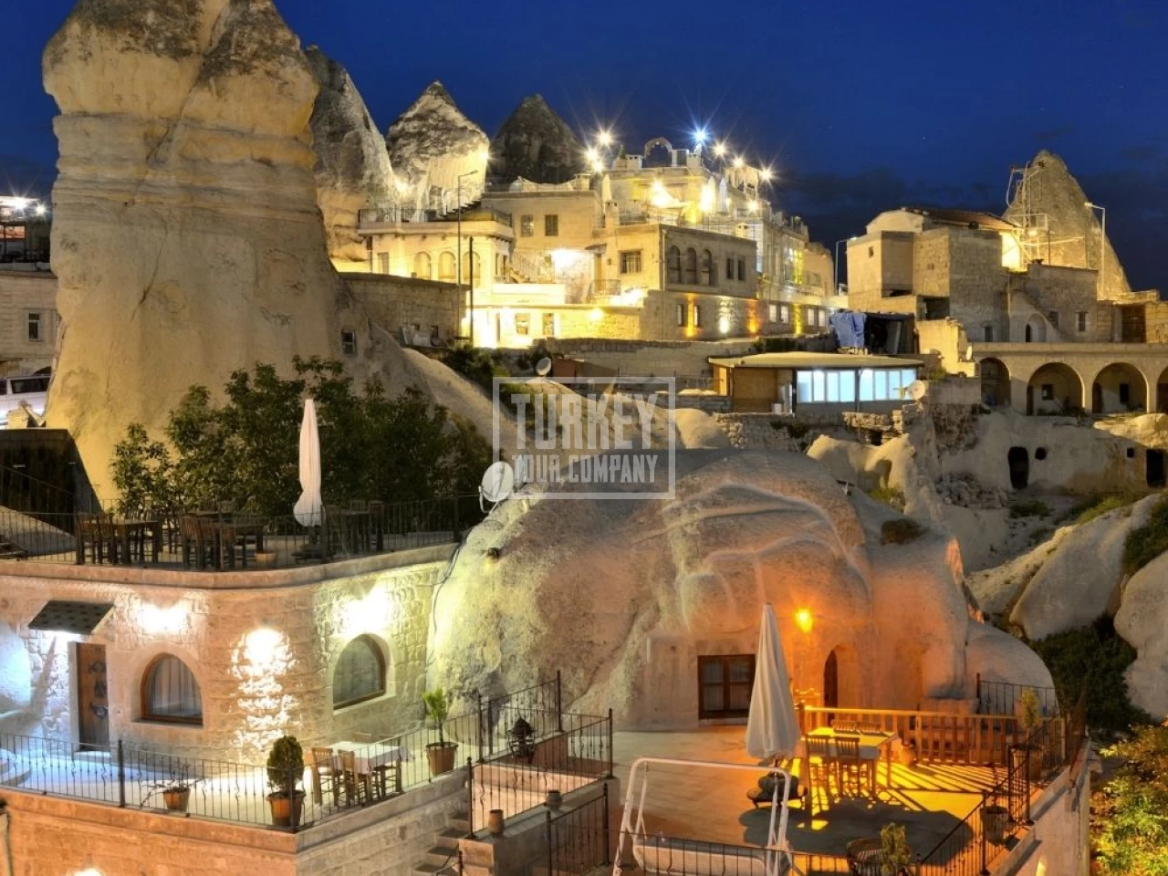 cave-hotel
