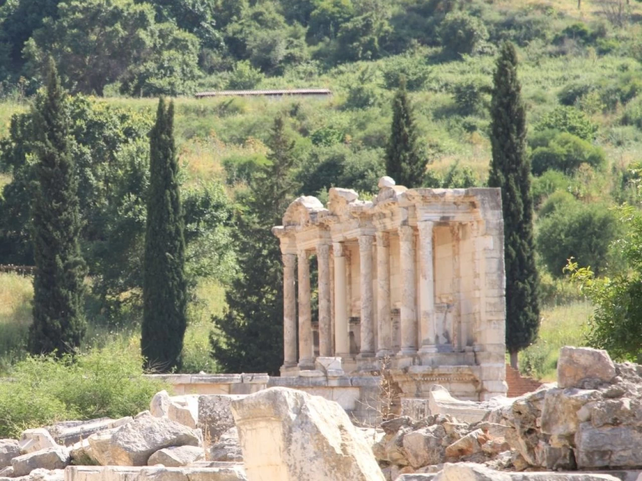 celsus-library-ancient-city-ephesus